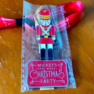 Disney, Mickey, very merry Christmas party ornament